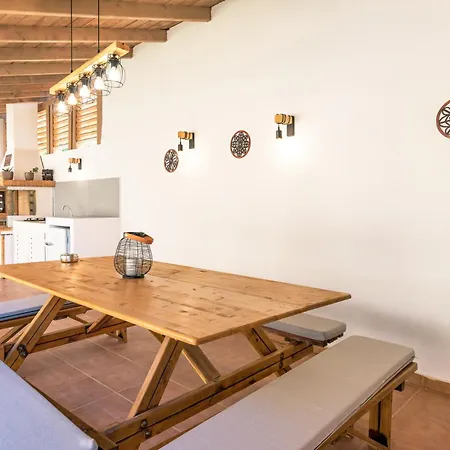 Leisurenest Villa *
