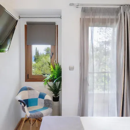 Leisurenest Villa *